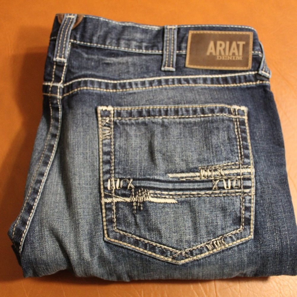 ARIAT 38x38